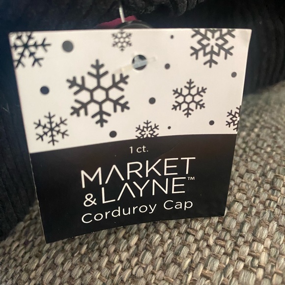 Wholesale bundle of 6 NWT corduroy baseball hats with Velcro sizing in back - Picture 6 of 12